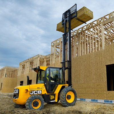 Forklift unloading machinery and industrial equipment in Sidcup